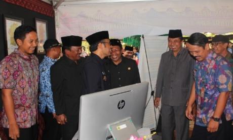 Kunjungan Wakil Walikota ke Stand Pameran Pembangunan Kota Denpasar 2015