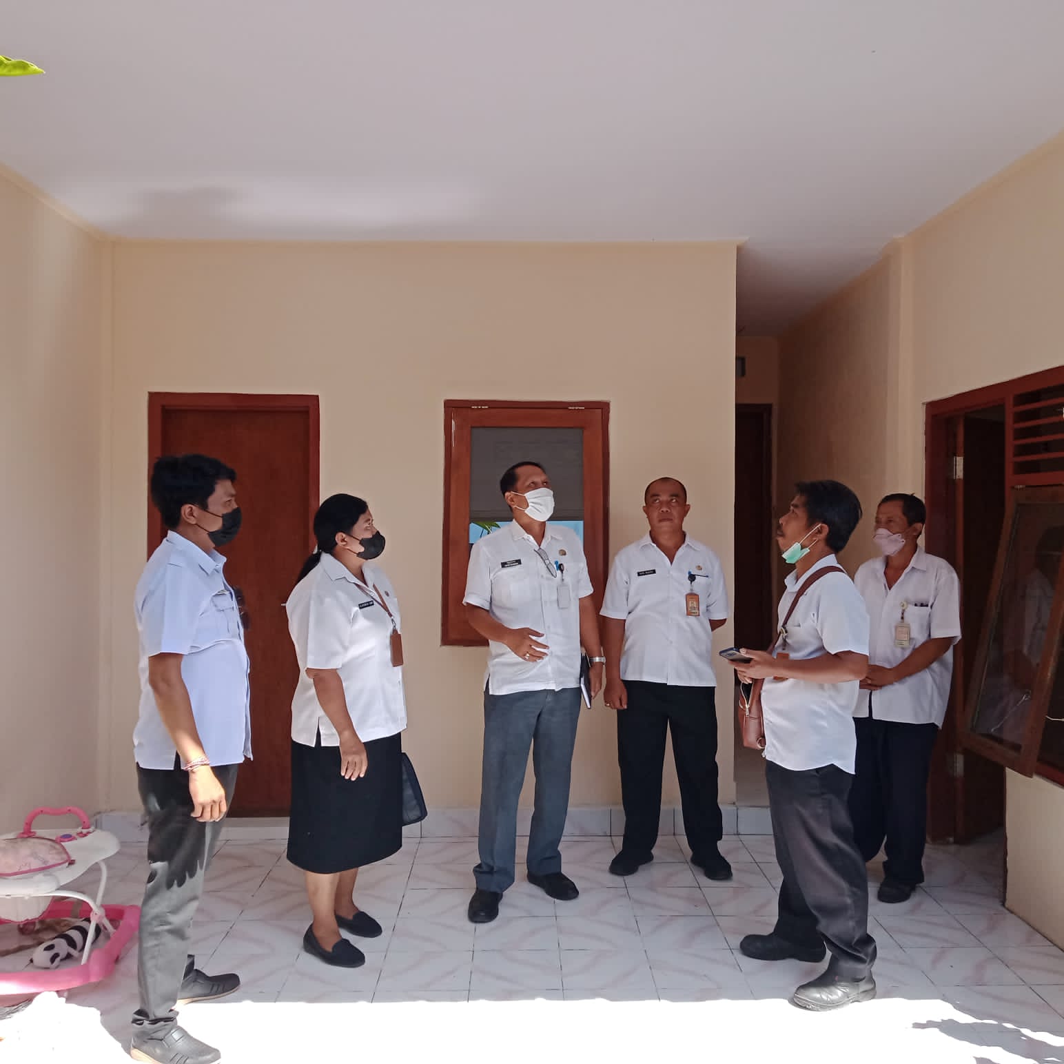 Inspeksi dan Monitoring Perbaikan Rumah Tidak Layak Huni di Lingkungan Kebon Kuri Kaja, Kelurahan Ke