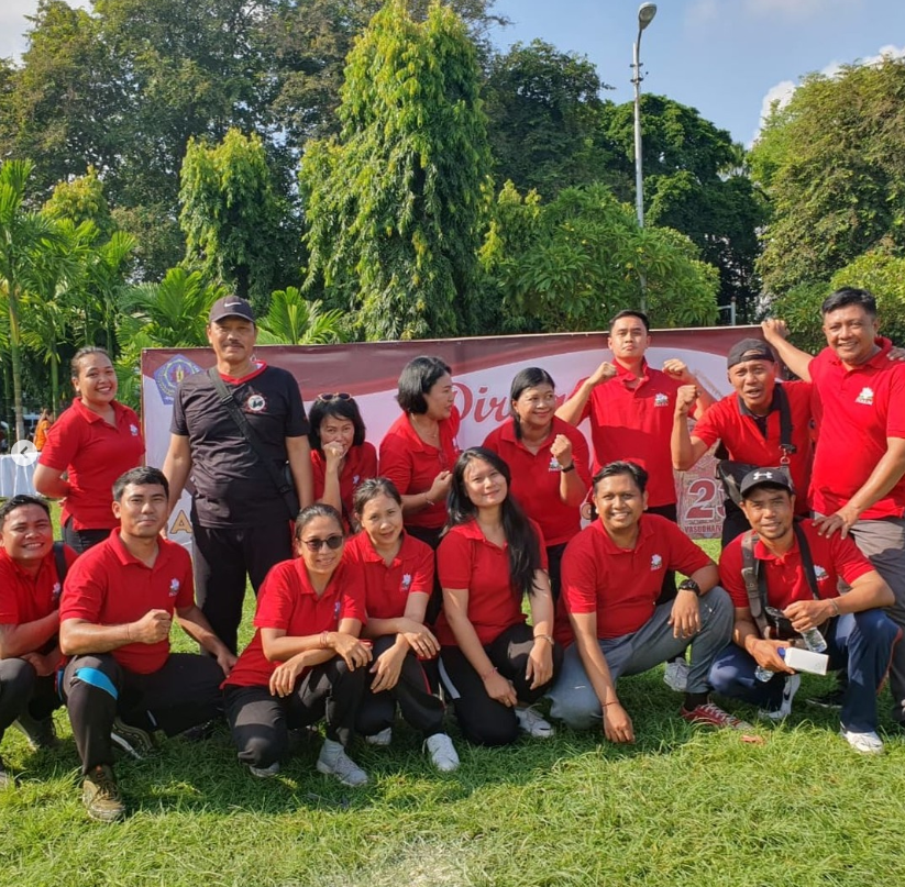 Lomba Tarik Tambang dalam rangka menyambut HUT Kota Denpasar ke-236 Tahun 2024