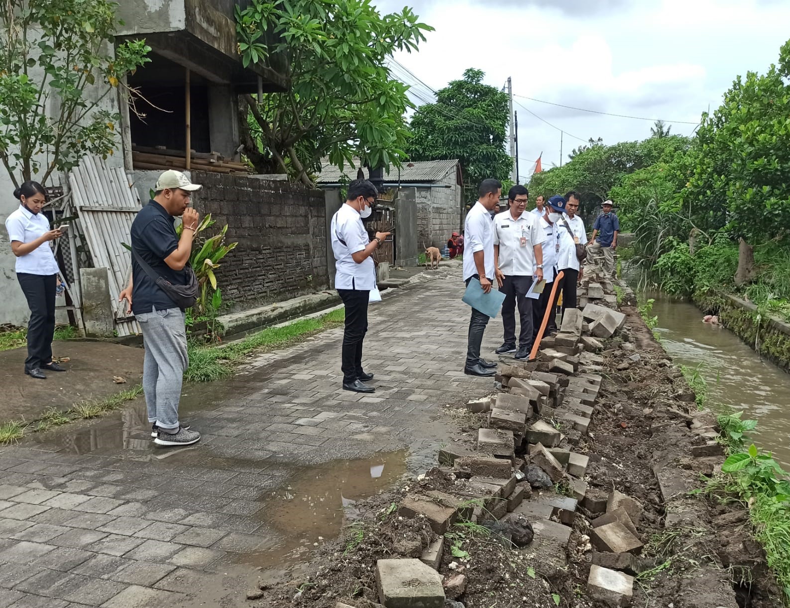 Monitoring Pekerjaan Penataan Kawasan Kumuh di Gg. Ulun Carik, Desa Kesiman Kertalangu, Kecamatan Denpasar Timur