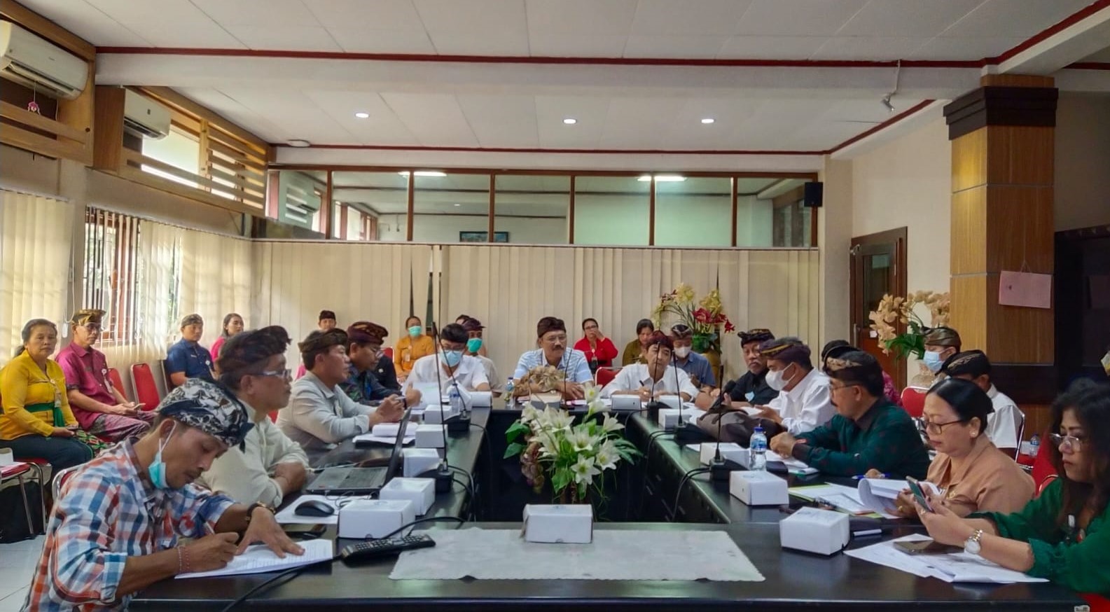 Rapat Pembahasan Pendahuluan DED Pembangunan Bale Pewaregan Pura Lokanatha Lumintang