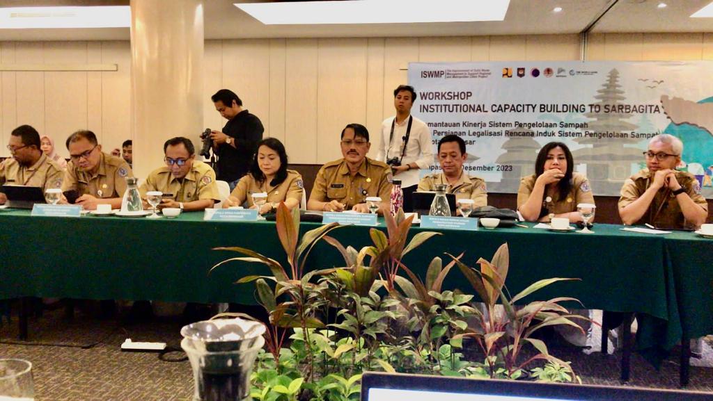 Rapat Pemantauan Kinerja Sistem Pengelolaan Sampah dan Persiapan Legalisasi Rencana Induk Sistem Pengelolaan Sampah di Kota Denpasar